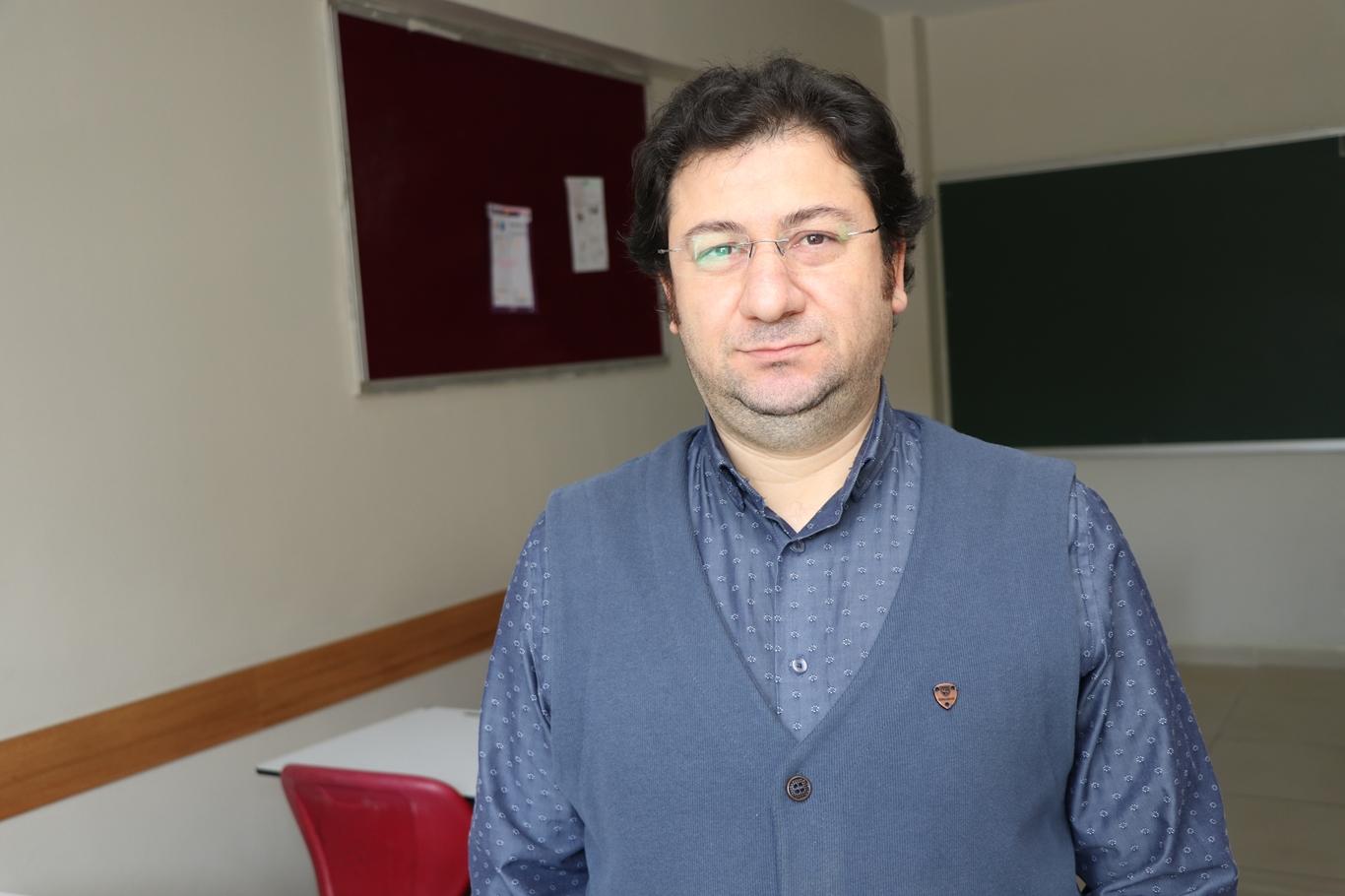 Eğitimci-Yazar Haras: Öğrenciler uzaktan eğitim sürecini fırsata çevirmelidir
